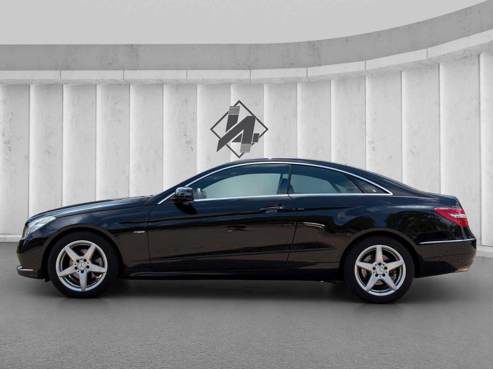 Fahrzeugabbildung Mercedes-Benz E 200 E Coupe CGI BlueEfficiency