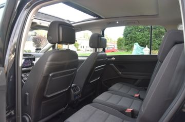 Volkswagen Touran - 10
