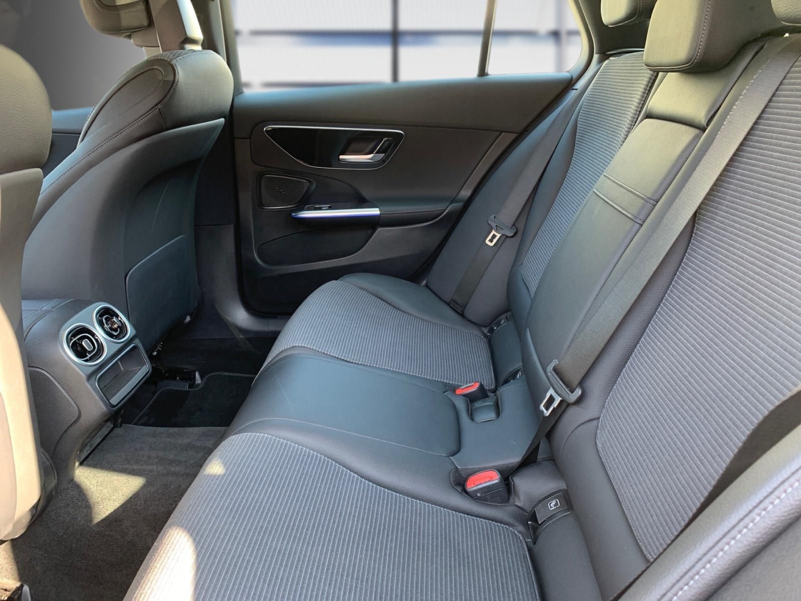 Fahrzeugabbildung Mercedes-Benz C 200 d T **AVANTGARDE*KAMERA*PREMIUM*DISTRONIC*