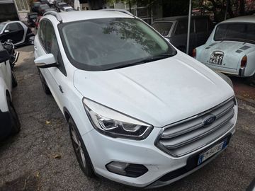 Ford Kuga - 2