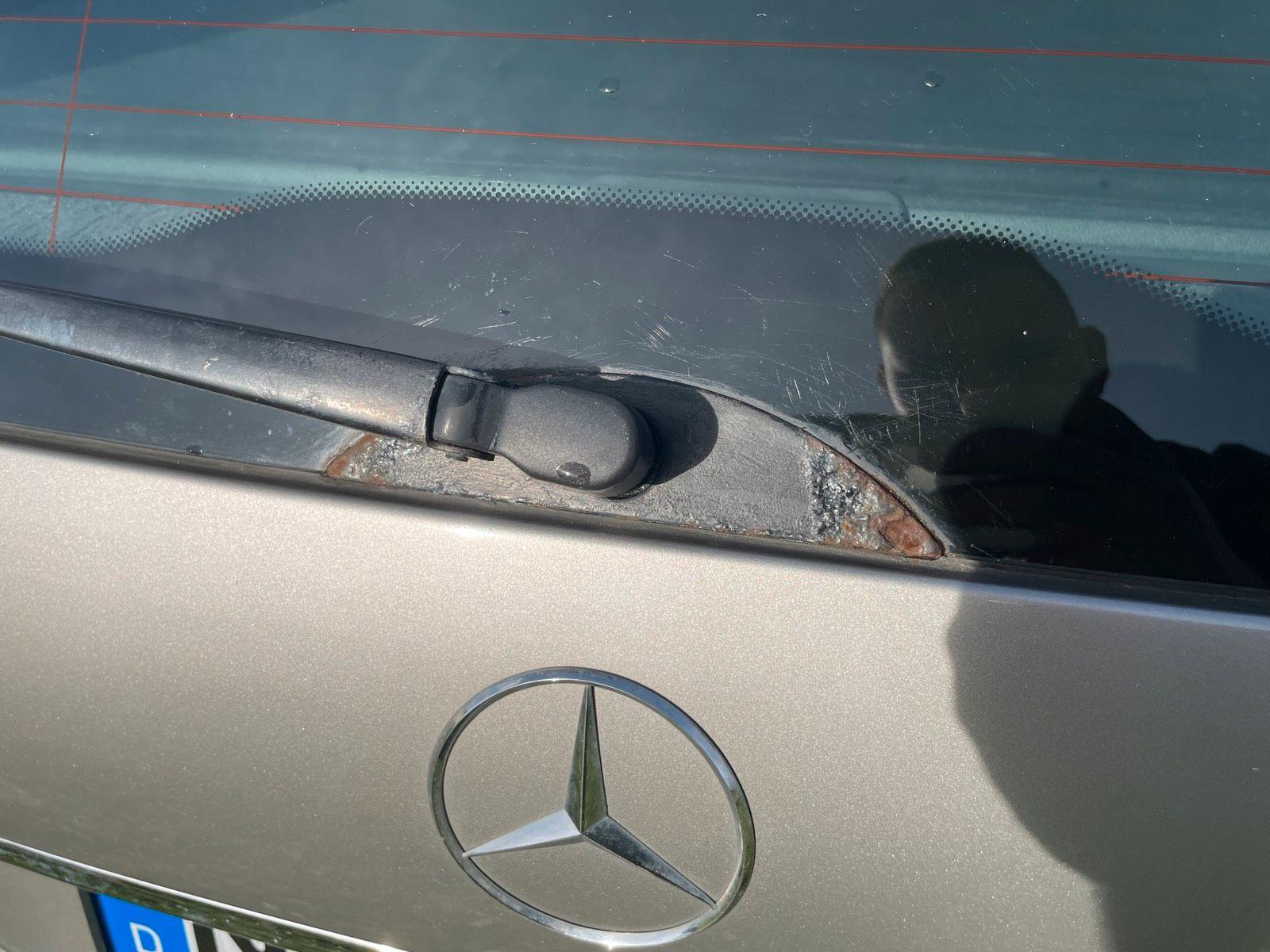 Mercedes-Benz E200 2005 — photo 8