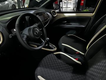 Toyota Aygo (X) - 10