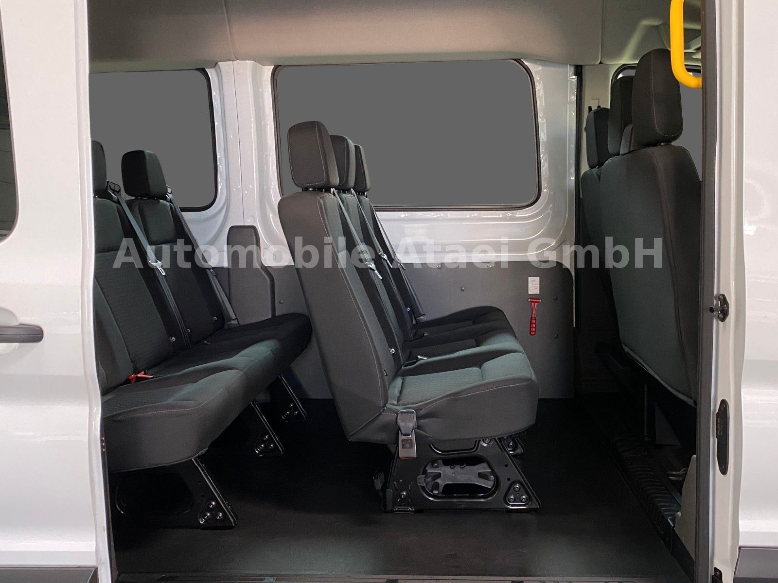 Fahrzeugabbildung Ford Transit 350 L3H2 *Automatik* 9-SITZE+NAVI (3047)