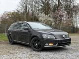 Volkswagen Passat Variant Highline Aut. *NAVI*LEDER*KAMERA* - Volkswagen Passat aus 2012 mit Diesel-Antrieb