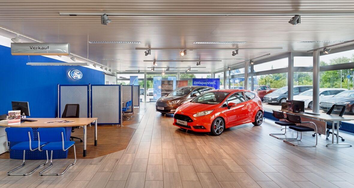 showroom-image-top