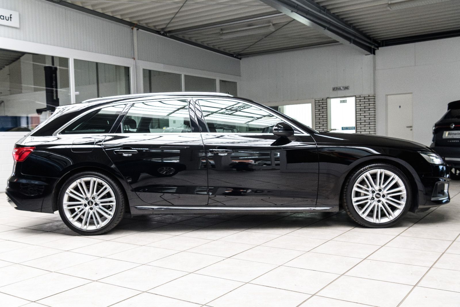 Fahrzeugabbildung Audi A4 Avant 40 TDI quattro advanced + Kamera +