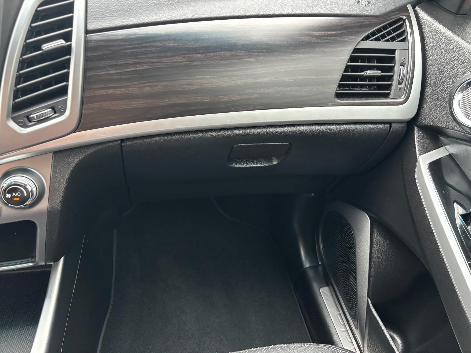 SsangYong Korando 2014 — photo 31