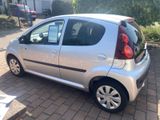 Peugeot 107 Style " Klima, ZV, 8-fach bereift" - Peugeot 107: Euro5