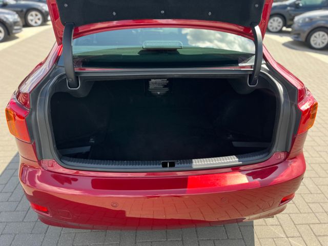 Lexus IS 220  d
