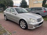 Mercedes-Benz C 220+Limousine+AUTOM.+TEMPOM.+PDC+XENON+++ - gebrauchte Mercedes-Benz C 220 aus dem Jahr 2005