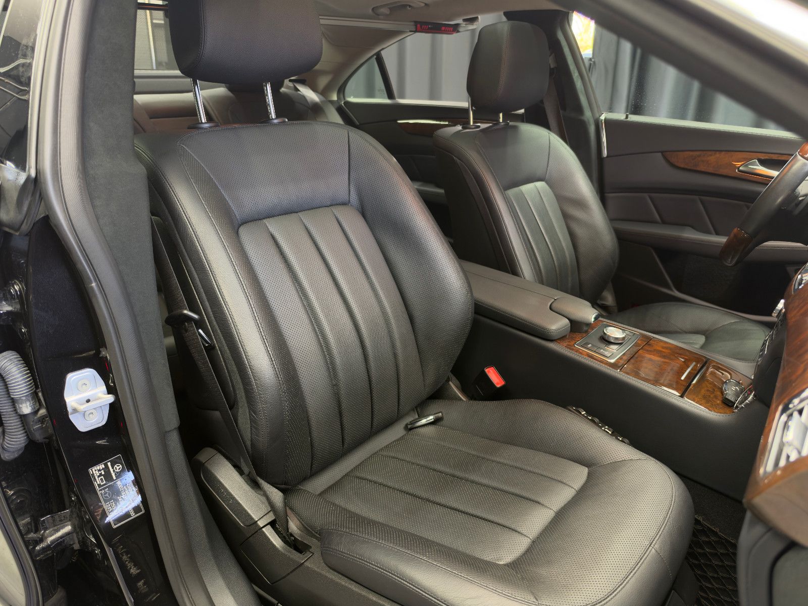 Fahrzeugabbildung Mercedes-Benz CLS 500 |AMG-LINE|H/K|PANO|AIR-MATIC|DE-FZG