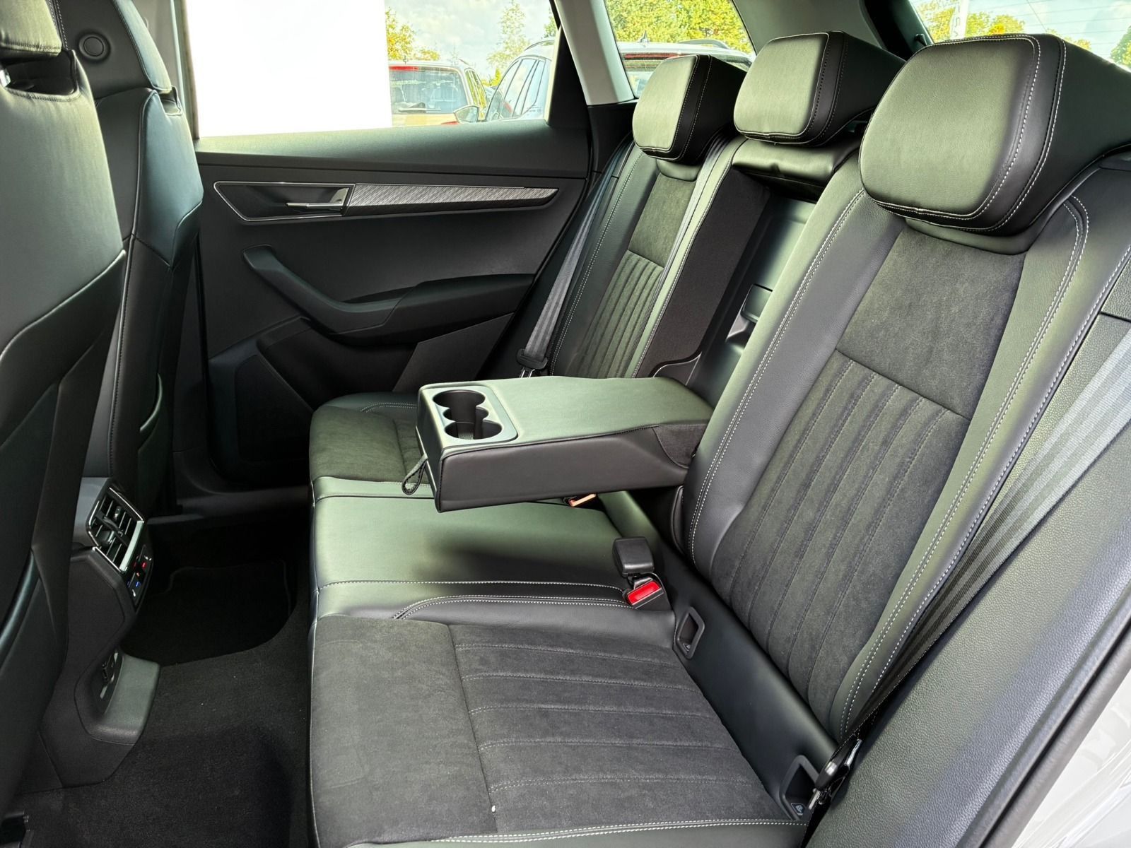 Fahrzeugabbildung SKODA Karoq 1.5 TSI DSG*AHK*RFK*ACC*eHeck