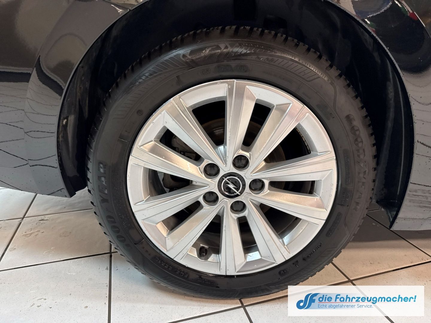 Fahrzeugabbildung Opel Astra L Sports Tourer Elegance Navi LED Apple Ca