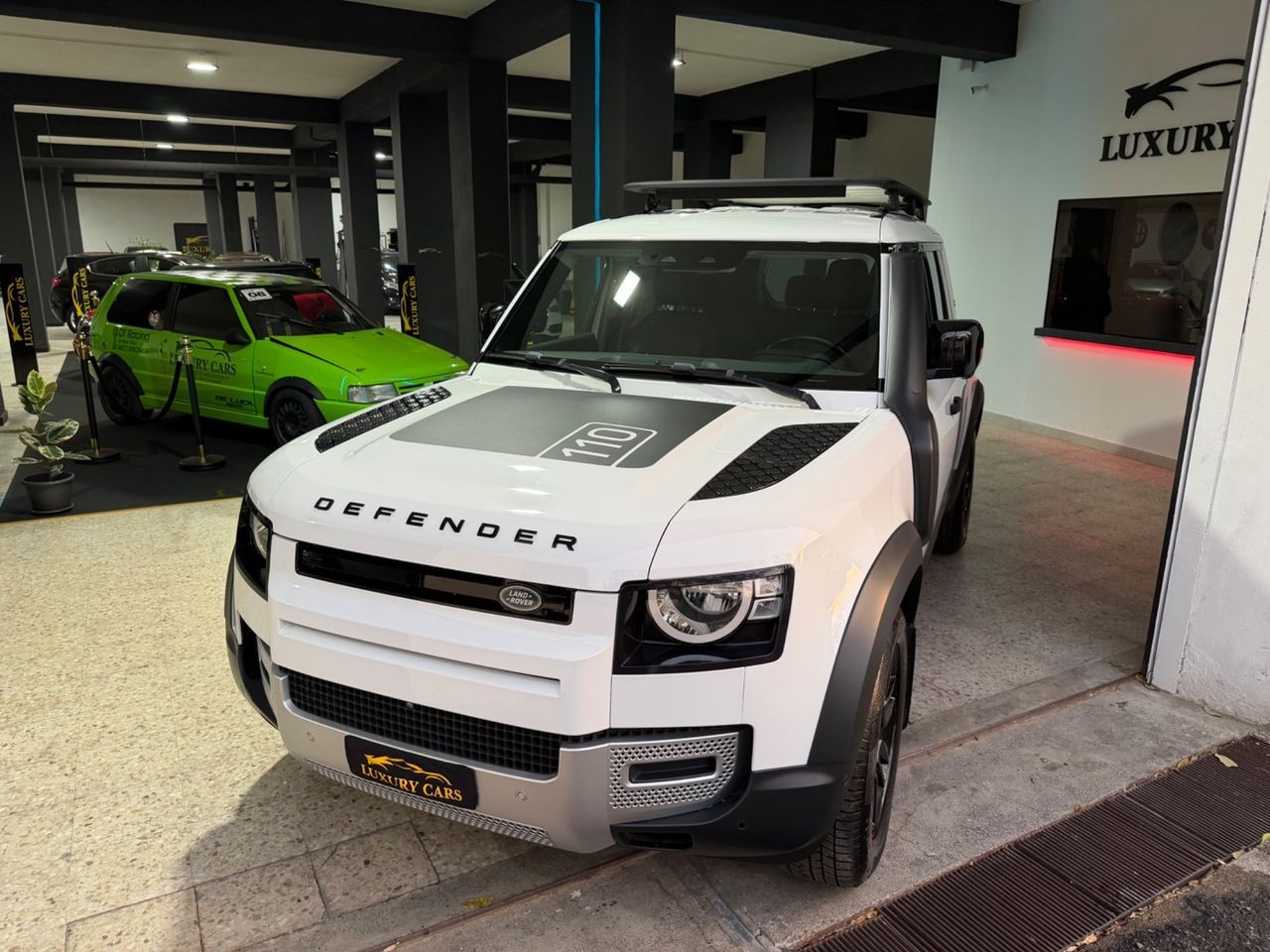 Land Rover Defender 110 2.0 SD4 240CV AWD Auto F imagem 2
