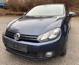 Volkswagen Golf VI Cabriolet Exclusive - Volkswagen Golf mit Benzin-Antrieb: Blau, Leder, Metallic, Cabrio