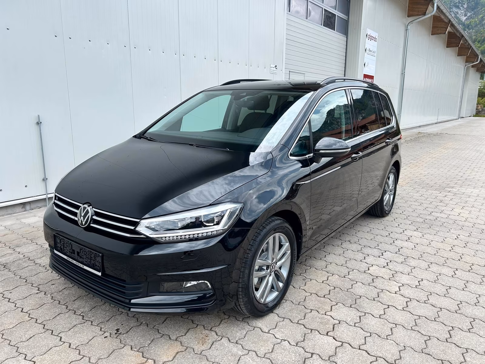 Volkswagen Touran 1.5 TSI DSG Prime 7-Sitze,ACC,Navi,R-C...