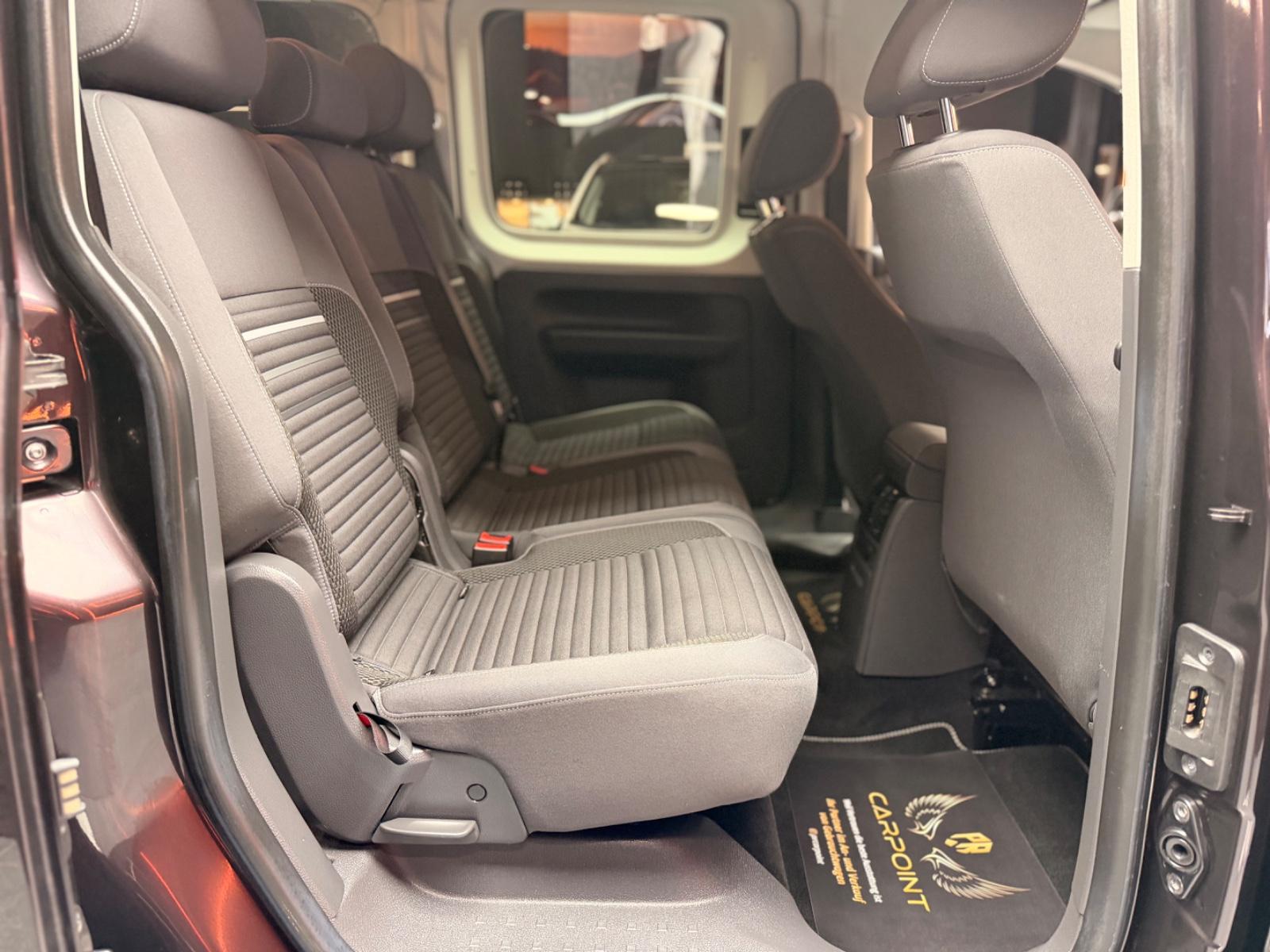 Volkswagen Caddy Maxi Kombi / Navi /7-Sitzer/Rollstuhl-Kran