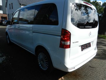 Mercedes V 220 - 5