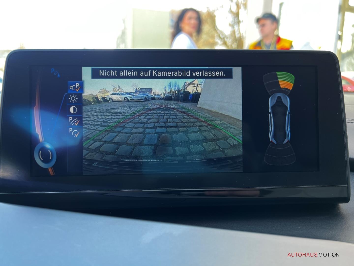 BMW i8 Coupe LED HUD SHZ LEDER KOLLISIONWARNER