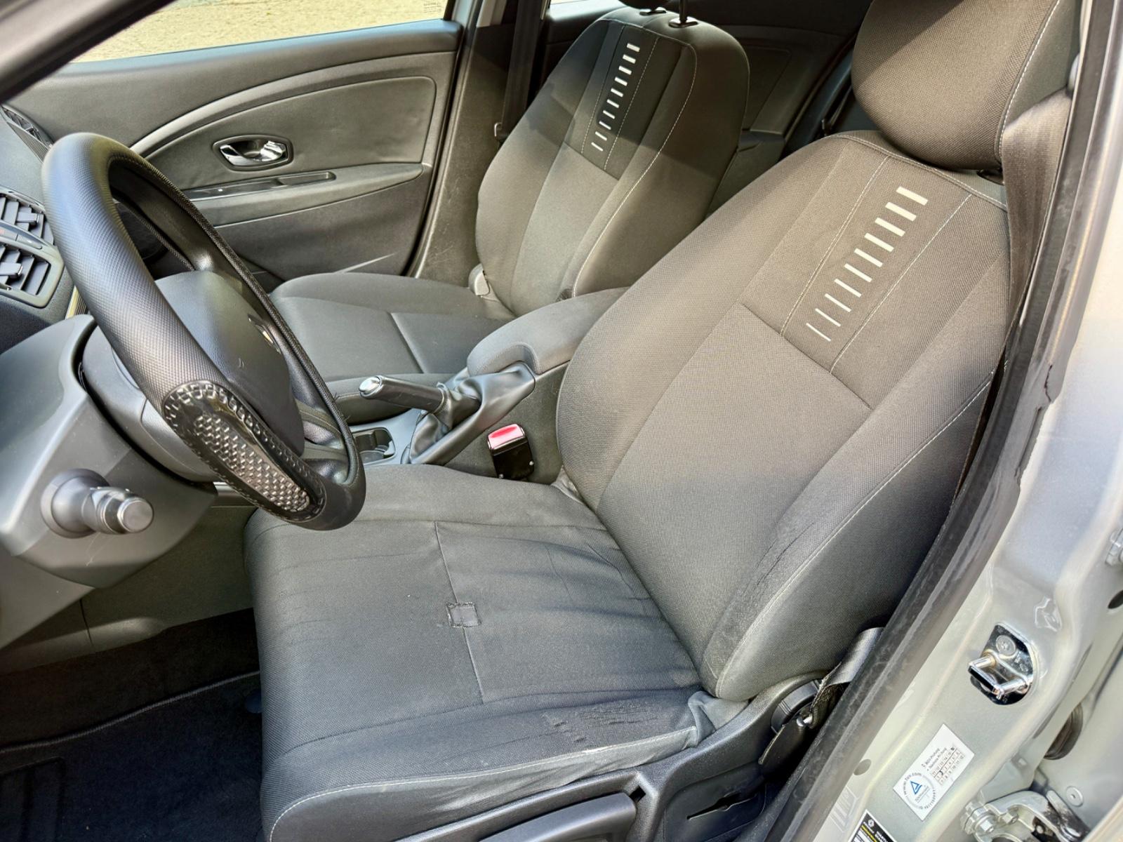 Renault Megane 2012 — photo 13
