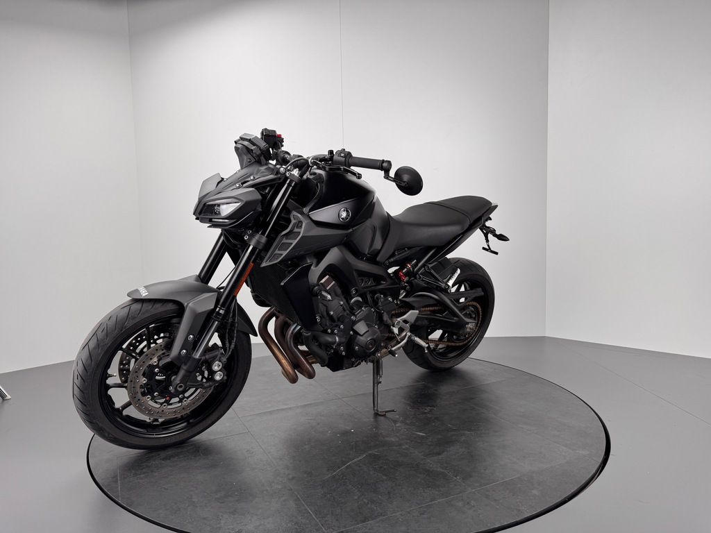 Fahrzeugabbildung Yamaha MT-09 *IXIL-ABGASANLAGE *WILBERS FEDERBEIN