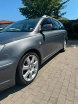 Toyota Avensis T25, Benzin - Toyota Avensis T25 mit Benzin-Antrieb