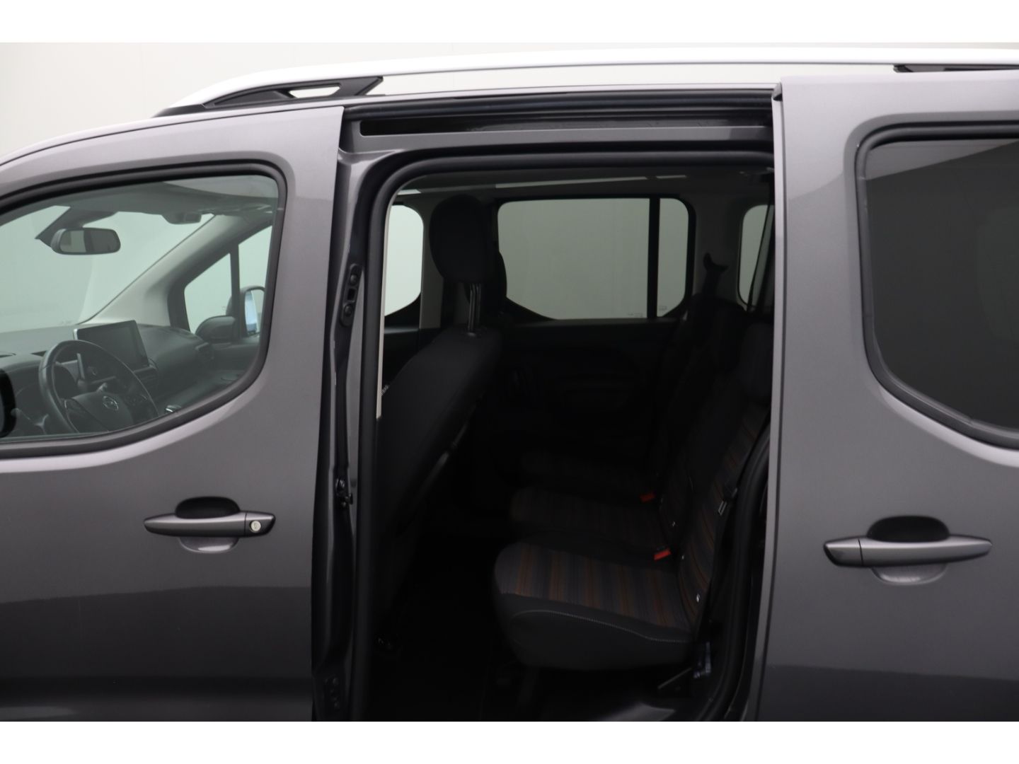 Fahrzeugabbildung Opel Combo Life INNOVATION AHK Kamera SHZ