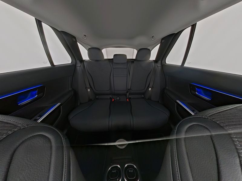 Fahrzeugabbildung Mercedes-Benz C 180 T Avantgarde AHK+Totw+LED+Ambi+Kam+CarPlay