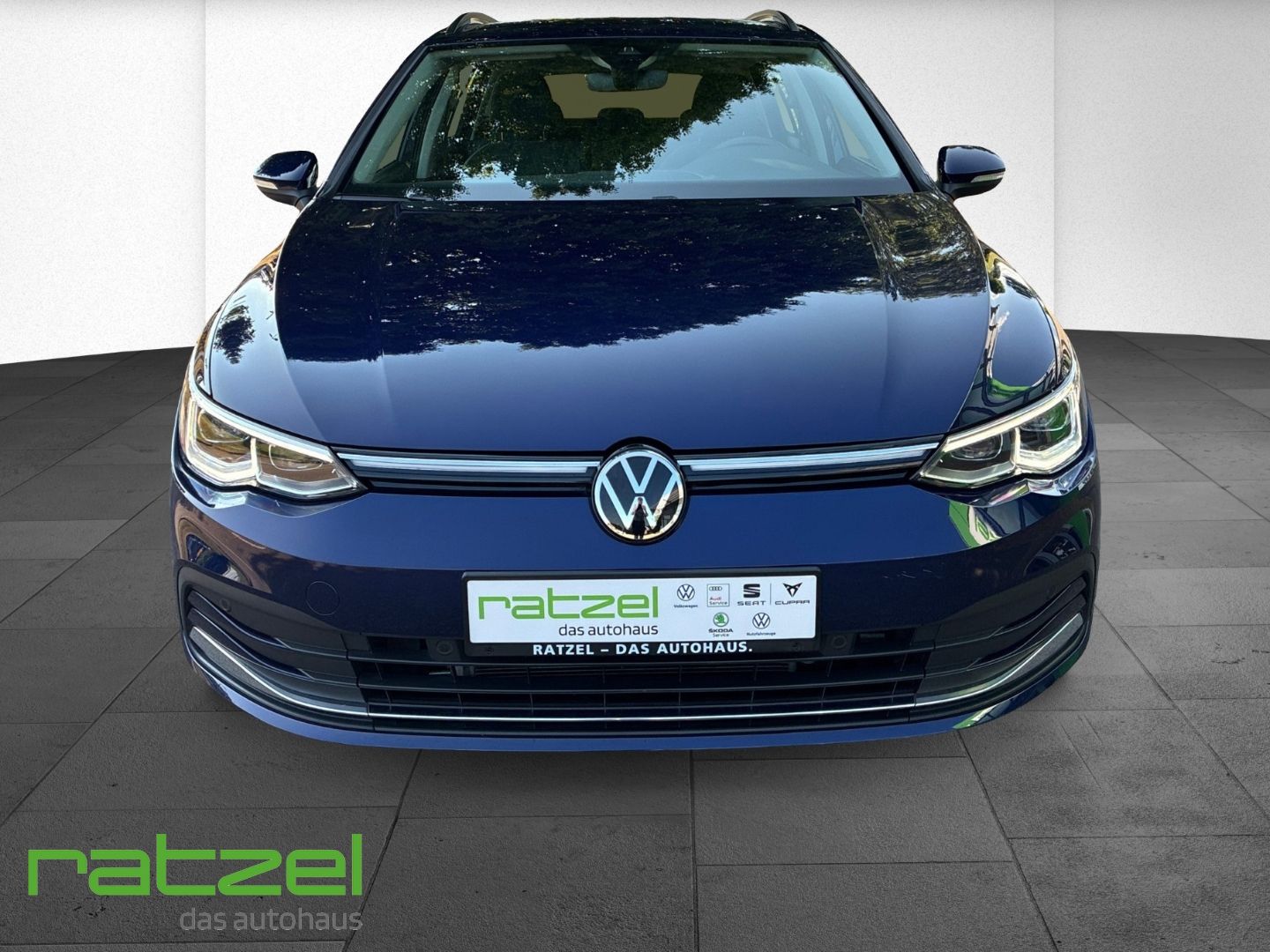 Fahrzeugabbildung Volkswagen Golf Variant VIII 1.5 TSI STYLE +NAVI+IQ.LIGHT