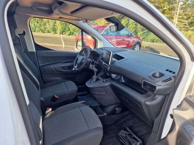 Fahrzeugabbildung Opel Combo E Cargo, Klima, Tempomat Berganfahrass. Re