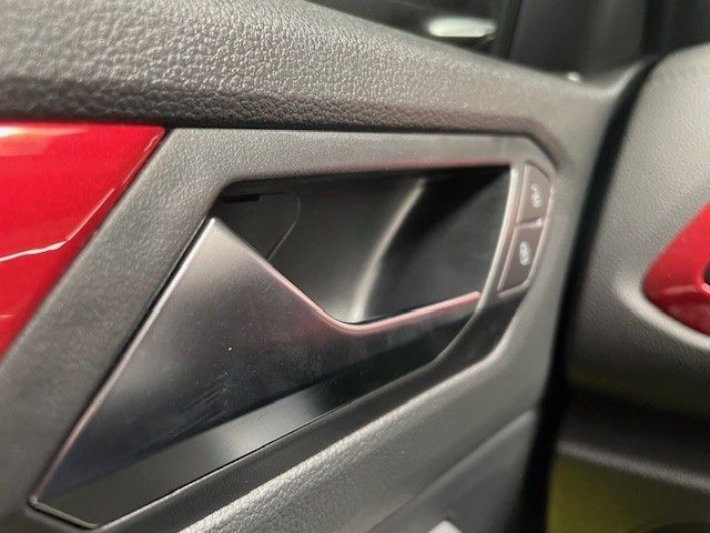 Fahrzeugabbildung Volkswagen T-Roc Cabriolet R-Line 1.5 TSI DSG Sportpaket Na
