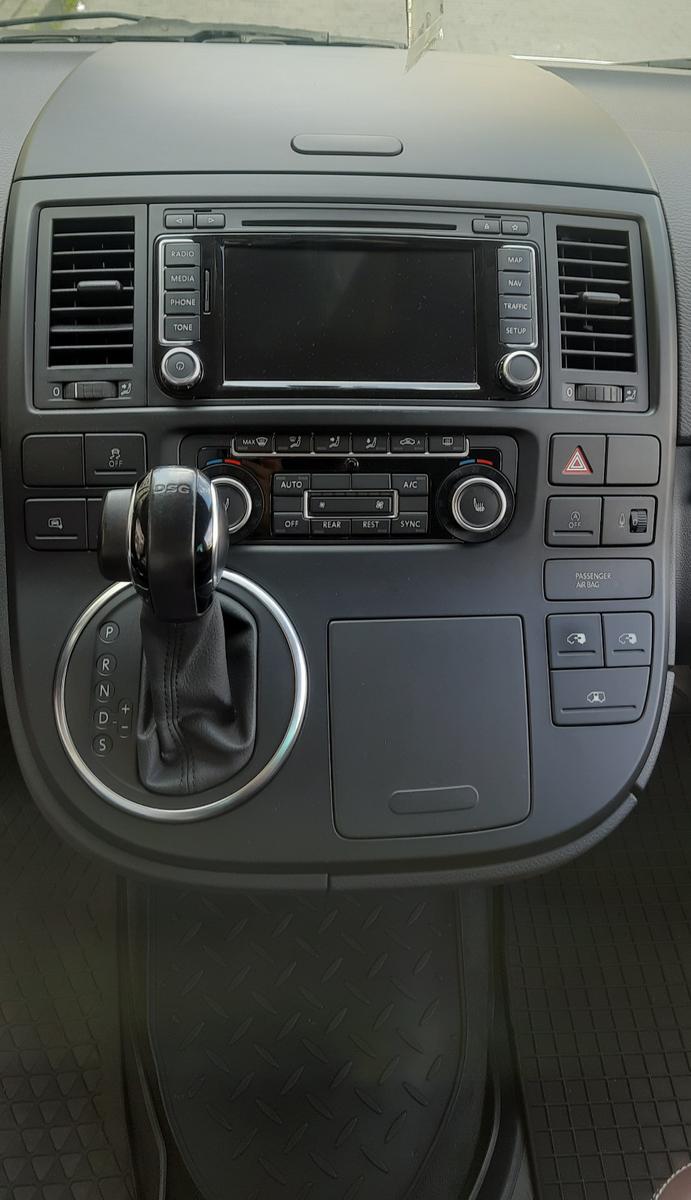 Volkswagen T5 Multivan 2.0 BiTDI Highline in Top Zustand