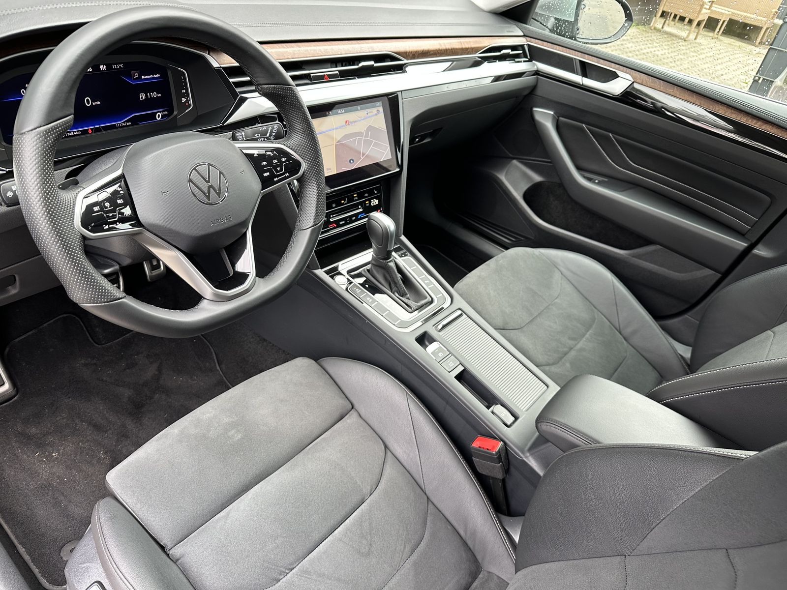 Fahrzeugabbildung Volkswagen Arteon SB 2.0 TDI DSG Elegance NAV+LED+KAM+VCOCK