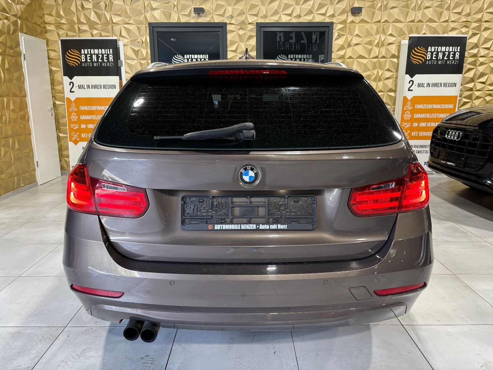 Fahrzeugabbildung BMW 325 Baureihe 3 Touring 325 d/NAVI/PDC/SHZ/KLIMA/