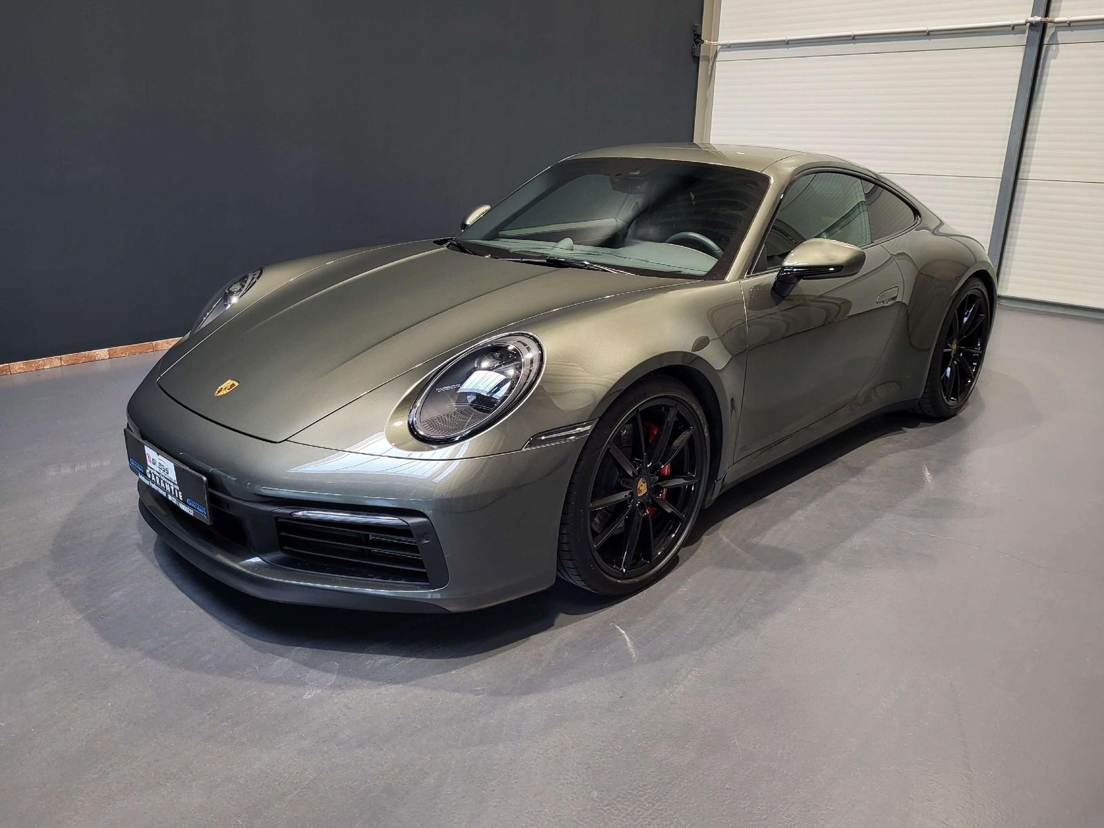PORSCHE 992 Carrera 4 S *TOP Ausstattung*