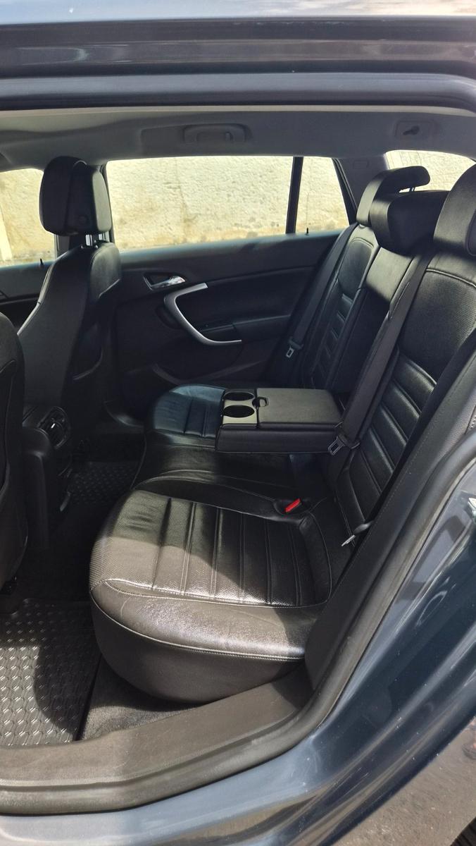 Opel Insignia 2012 — photo 18