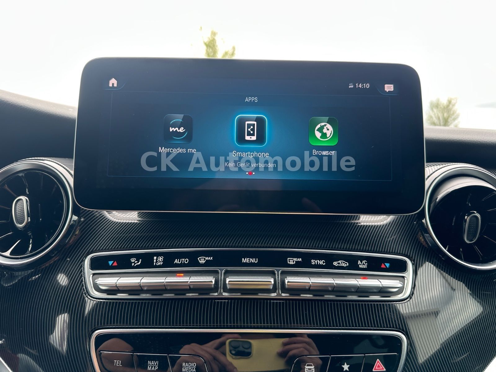 Fahrzeugabbildung Mercedes-Benz V 250d Edition 4MATIC Kompakt AMG-Line / 6 Sitze
