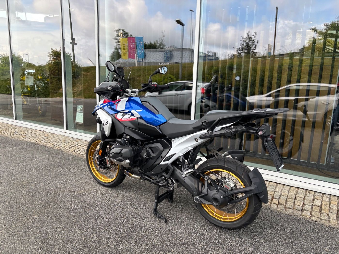 Fahrzeugabbildung BMW R 1300 GS Trophy 4 Pakete Fahrzeughöhenregelung
