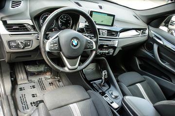 Fahrzeugabbildung BMW X1 sDrive18d Sport Line Aut HEADUP PANORAMA KEYL