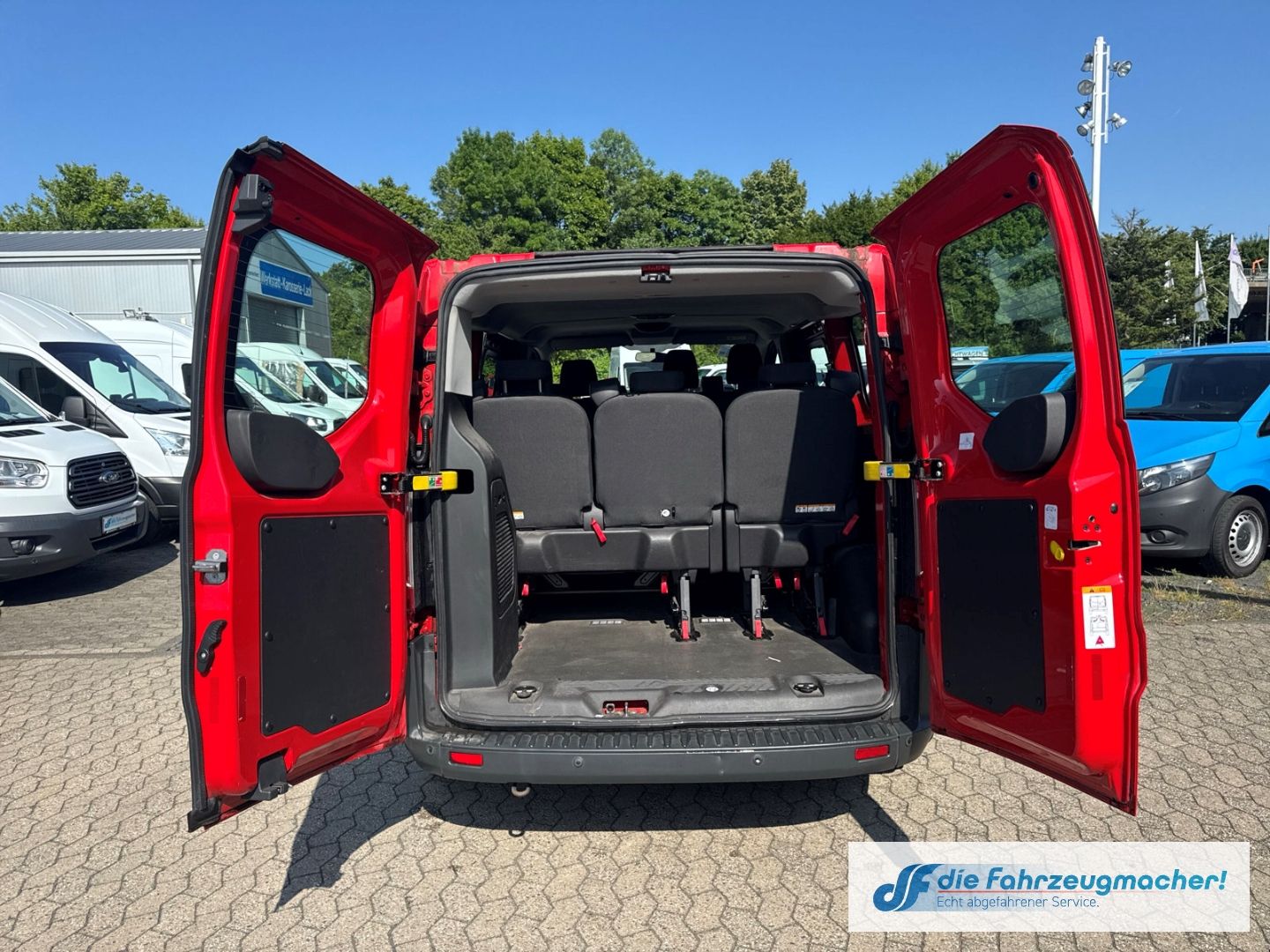 Fahrzeugabbildung Ford Transit Custom Kombi 300 L1 2.2 TDCi *5094 *EXPO