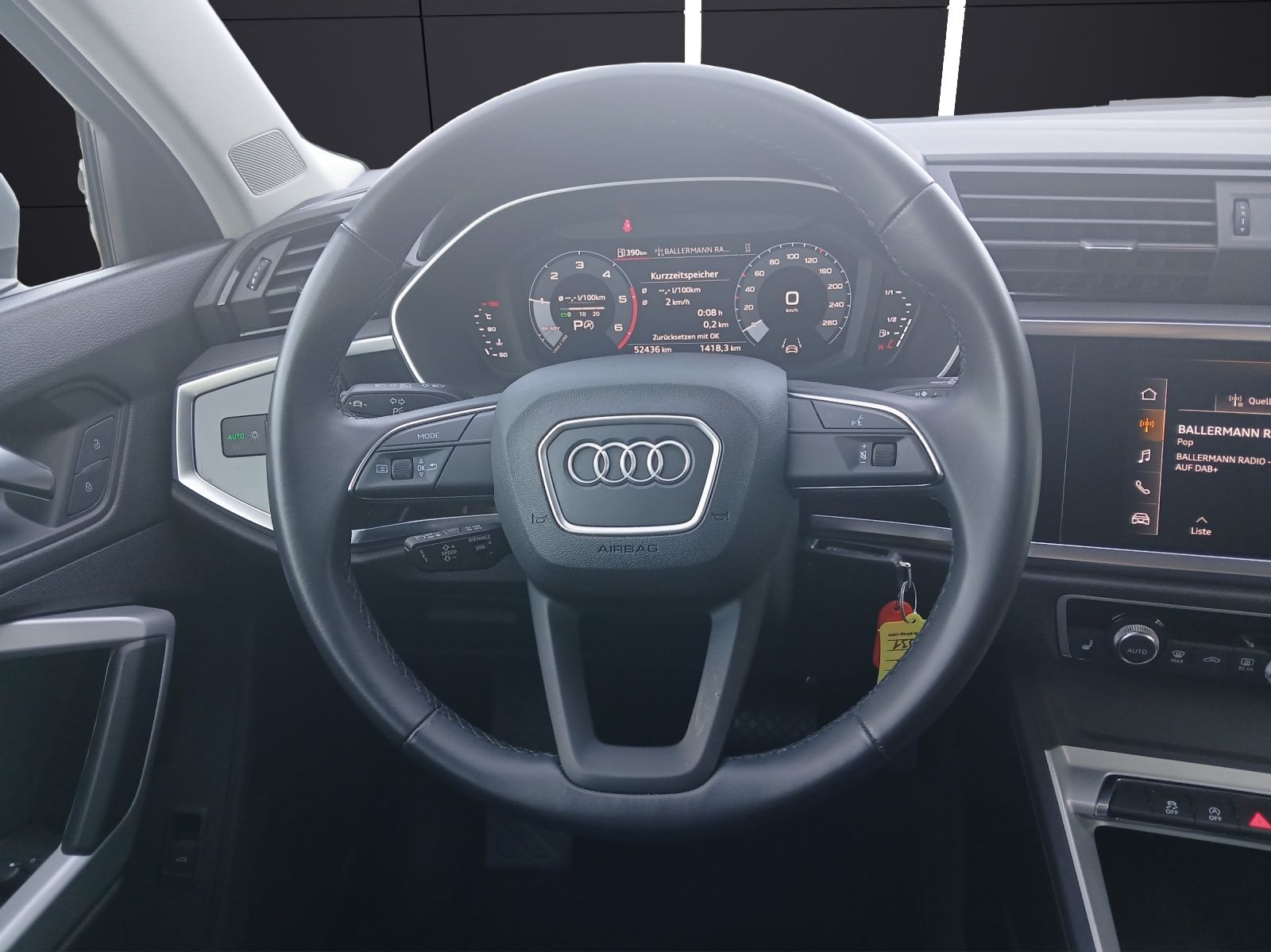 Fahrzeugabbildung Audi Q3 35 TDI advanced S-tronic LED AHK AVC ACC