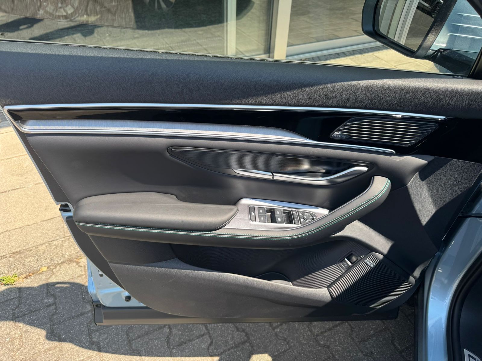 Fahrzeugabbildung BYD SEAL U DM-i PHEV SOFORT VERFÜGBAR PANO+HEAD+NAVI