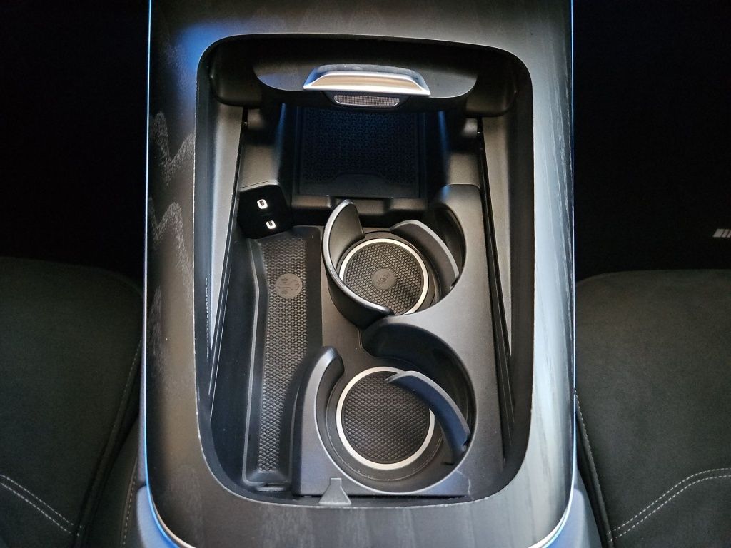 Fahrzeugabbildung Mercedes-Benz E 300 de AMG Night ACC Pano Totwi. Memo Burm.4D