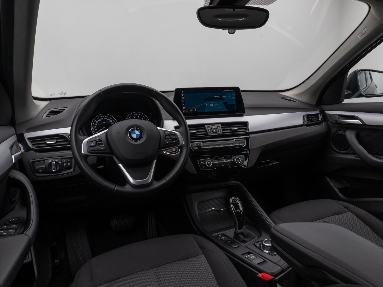 Fahrzeugabbildung BMW X1 sD20i Kamera HUD DAB Alarm Geschwindigkeitsre