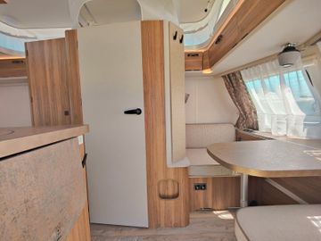 Fahrzeugabbildung HYMER / ERIBA / HYMERCAR TOURING 430 LEGEND URBAN 2023
