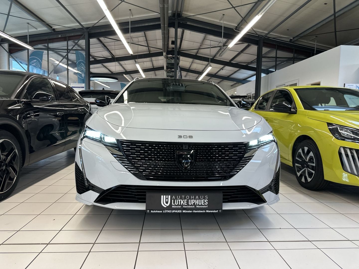 Fahrzeugabbildung Peugeot 308 SW GT HYBRID 145 e-DSC6 Panorama Navi ACC