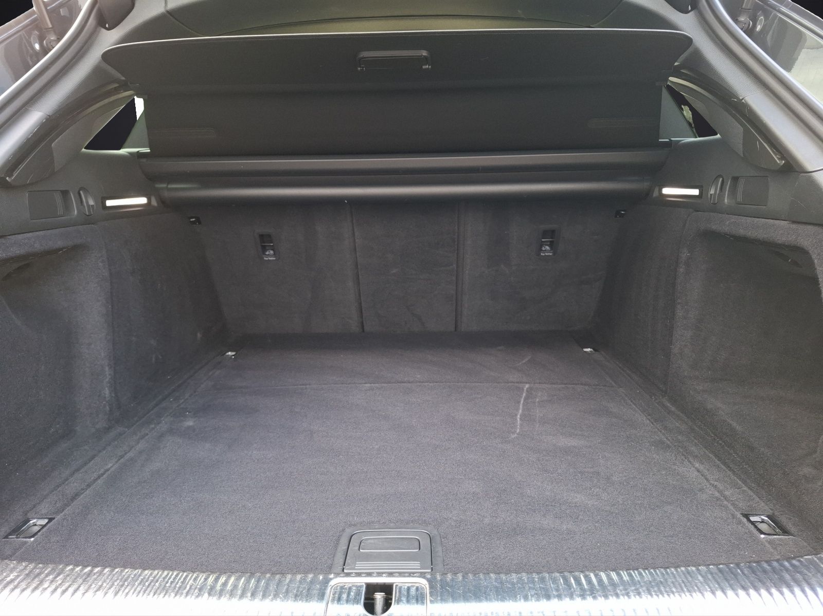 Fahrzeugabbildung Audi A4 Avant 35 TDI advanced S-tronic Navi AVC HUD B