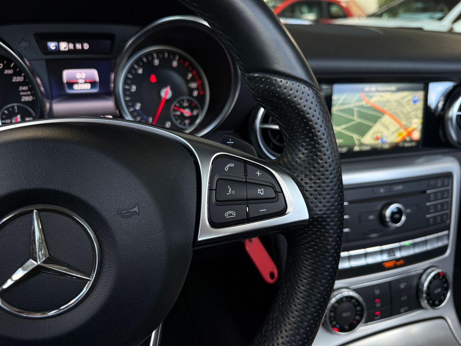 Fahrzeugabbildung Mercedes-Benz SLC 300 AIRSCARF LED NAVI SHZ