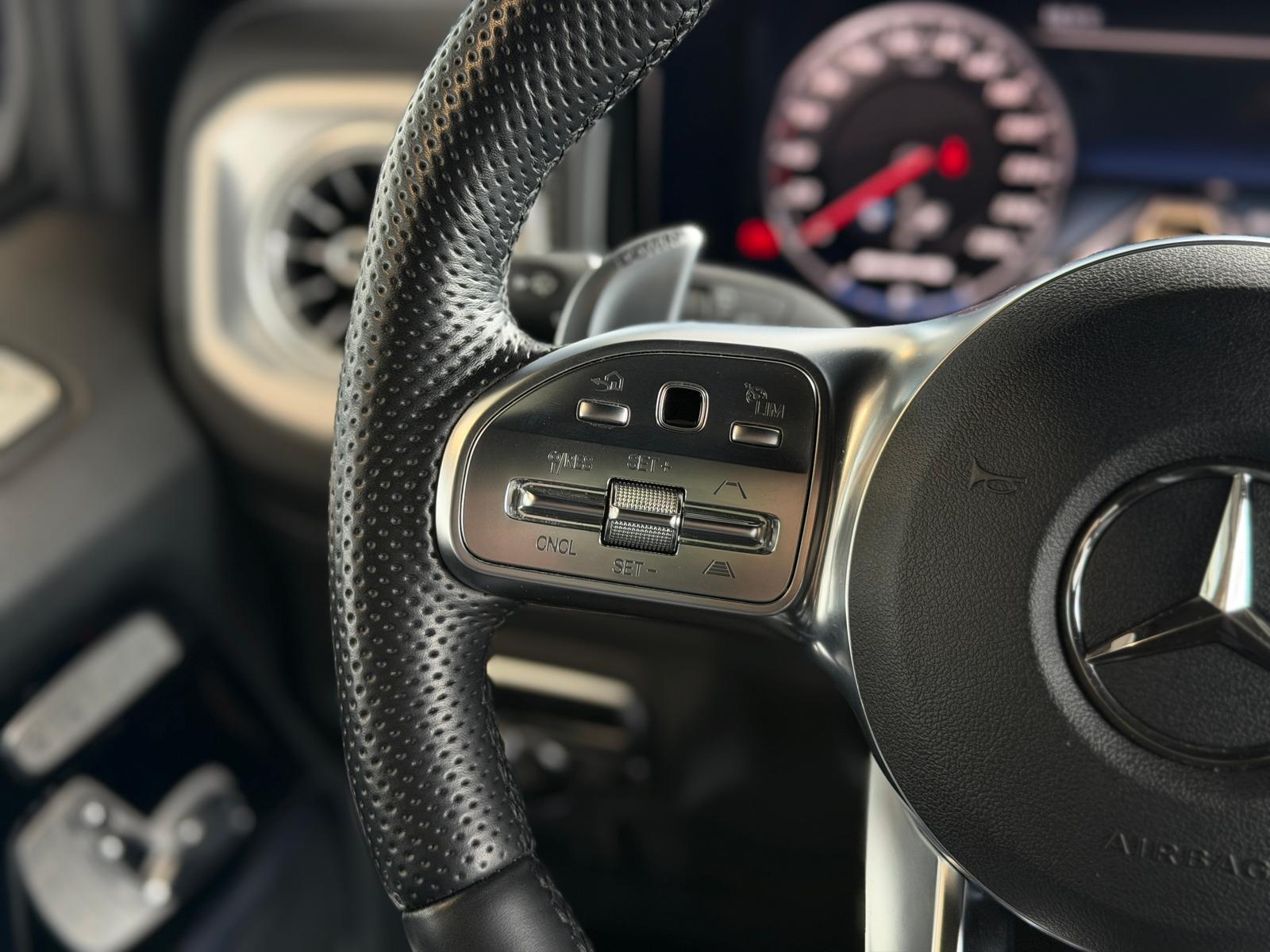 Mercedes-Benz G 63 AMG MOJAVESILBER NAVI AHK ACC NIGHT-PAKET