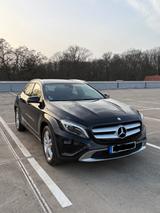 Mercedes-Benz GLA 250 4MATIC DCT Urban Urban - gebrauchte Mercedes-Benz GLA 250 aus dem Jahr 2015